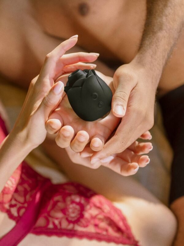 Fifty Shades of Grey Black Rose Silicone Clitoral Suction Stimulator - 图片 6