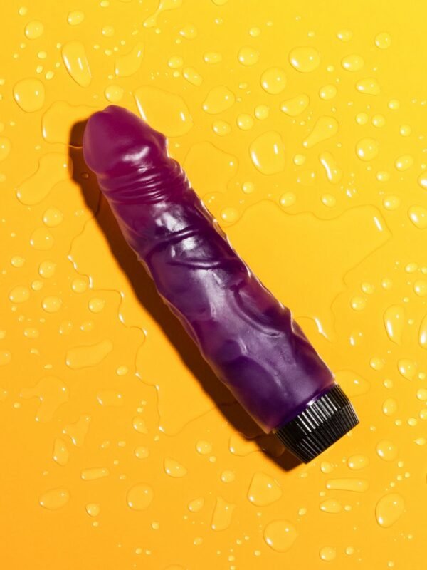 BASICS Classic Realistic Dildo Vibrator 6.5 Inch - 图片 5