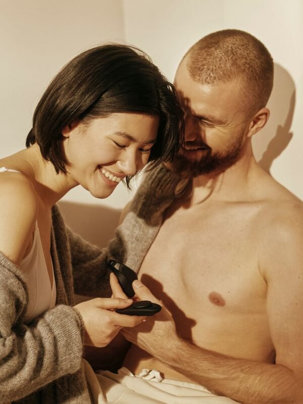 We-Vibe Tease Us Bond and Moxie Vibrating Cock Ring and Panty Vibrator Set - 图片 6